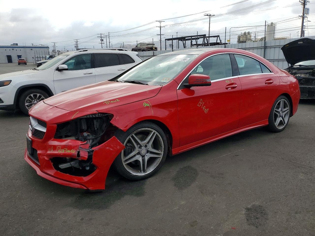 Vue de 2014 MERCEDES-BENZ CLA 250 4MATIC, angle 1