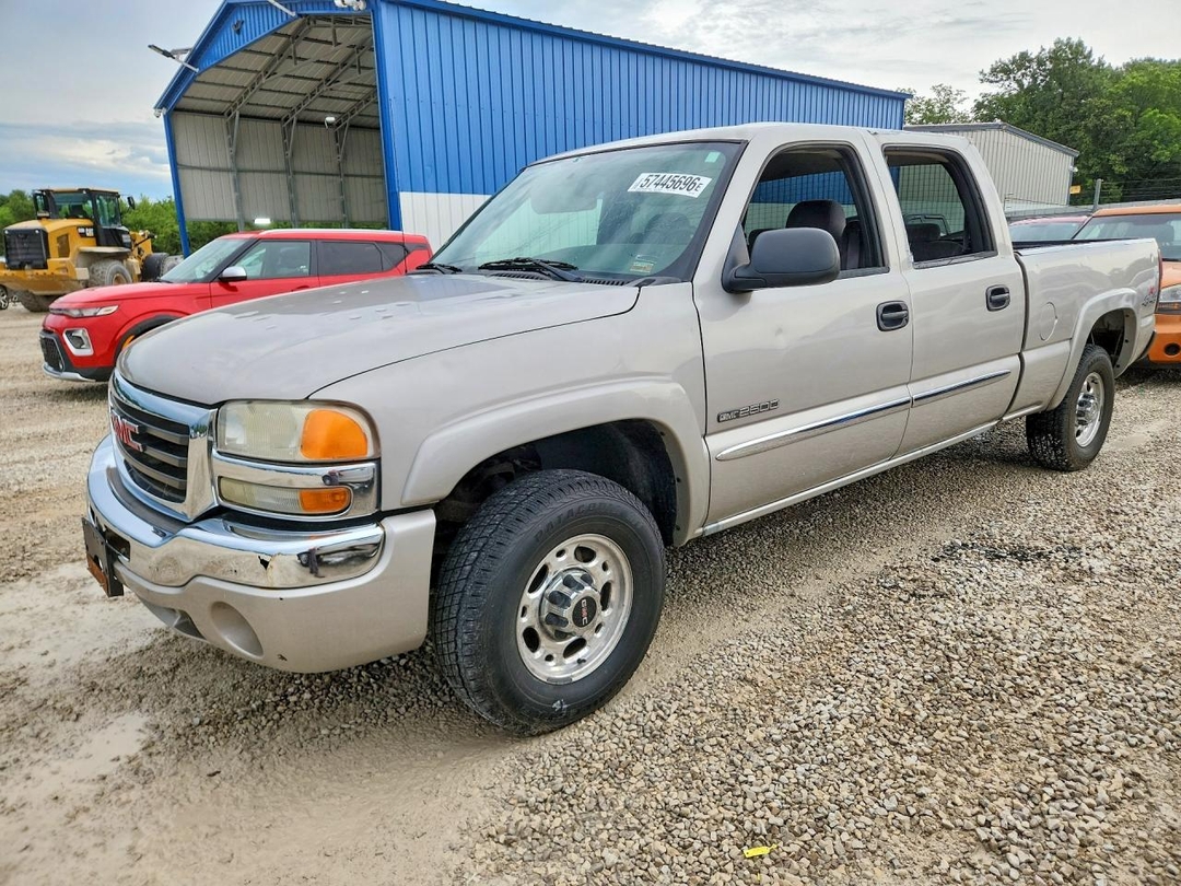 Vue de 2004 GMC 2500, angle 1