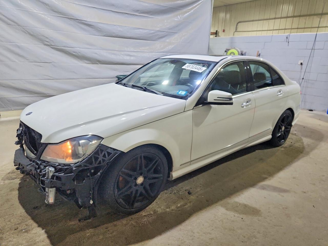 Вид 2013 MERCEDES-BENZ C 300 4MATIC, угол 1