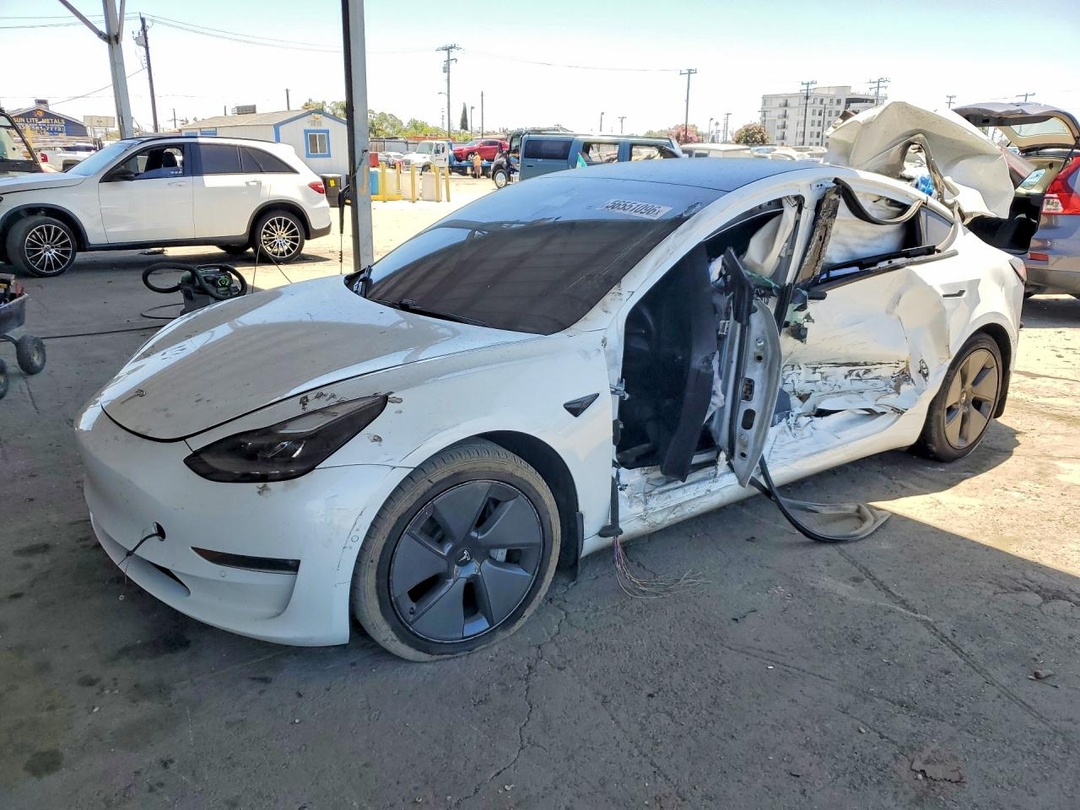 Vista de 2021 TESLA MODEL 3, ángulo 1