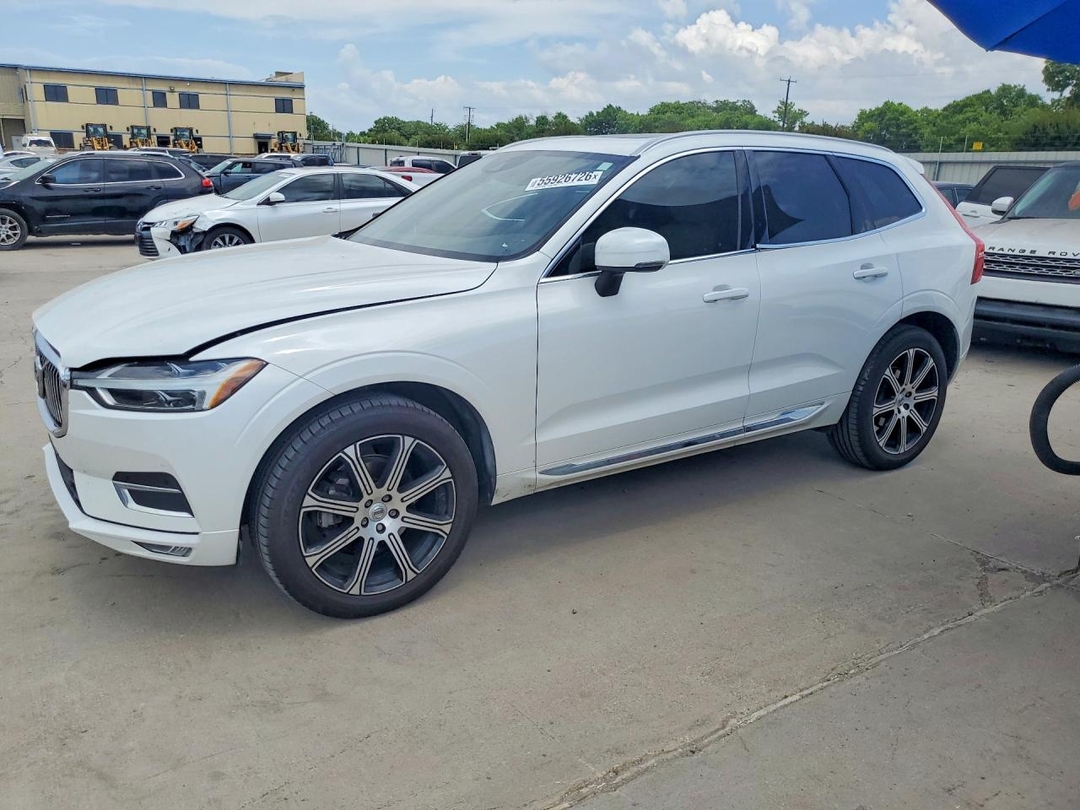 منظر 2021 VOLVO XC60، زاوية 1