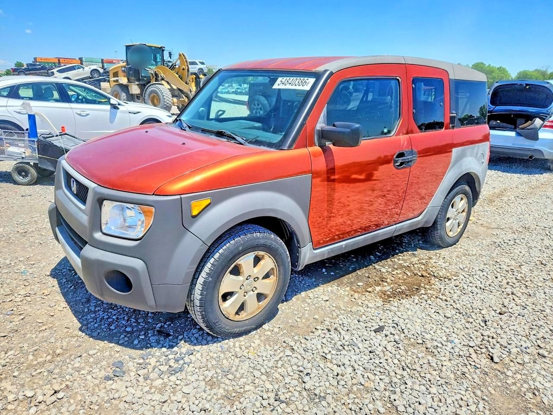 Vue de 2004 HONDA ELEMENT LX, angle 1