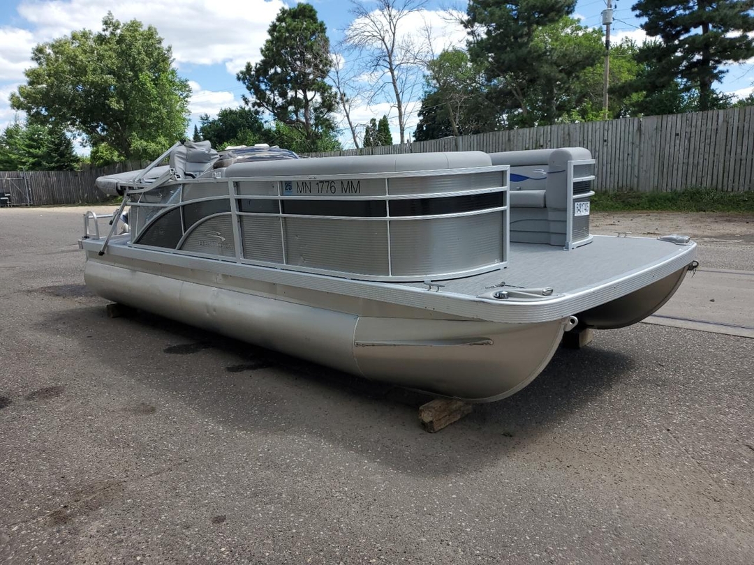 منظر 2023 BENNINGTON MARINE PONTOON، زاوية 1