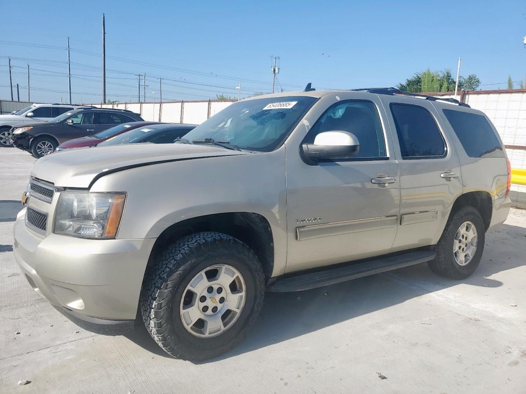 منظر 2013 CHEVROLET TAHOE C1500 LS، زاوية 1