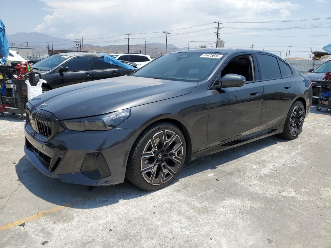 Vue de 2024 BMW 530 I, angle 1