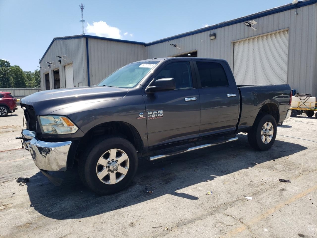 Вид 2014 RAM 2500 SLT, угол 1
