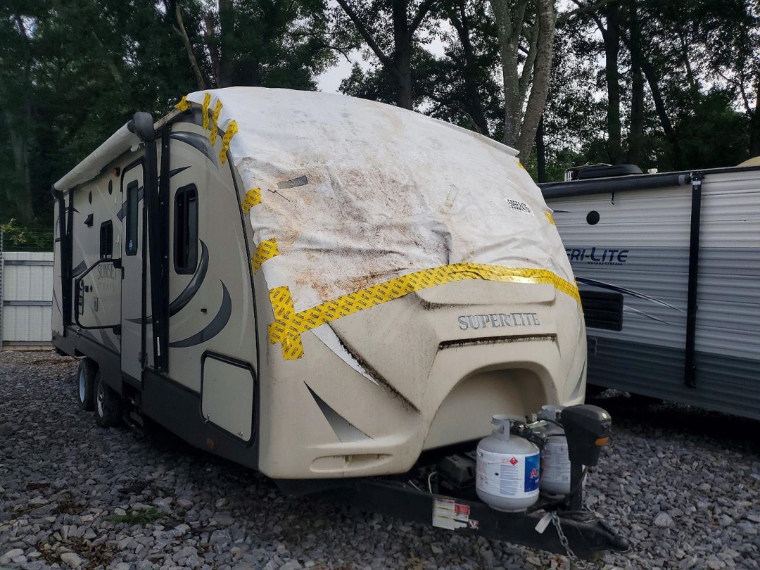 Vue de 2016 CROSS ROADS SUNSET CAMPER, angle 1