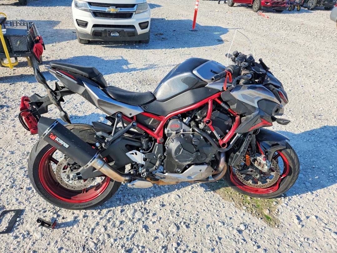 Вид 2023 KAWASAKI ZR1000 K, угол 1