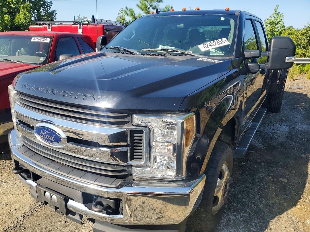 Vue de 2019 FORD F350 SUPER DUTY, angle 1