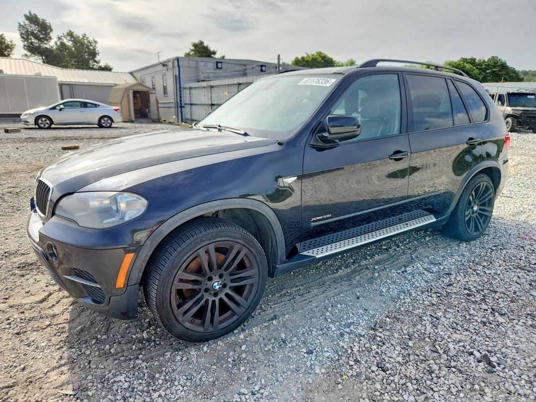 Vue de 2012 BMW X5 XDRIVE35I, angle 1