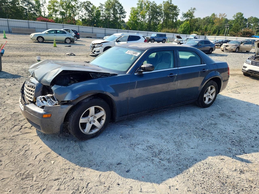 Вид 2007 CHRYSLER 300, угол 1