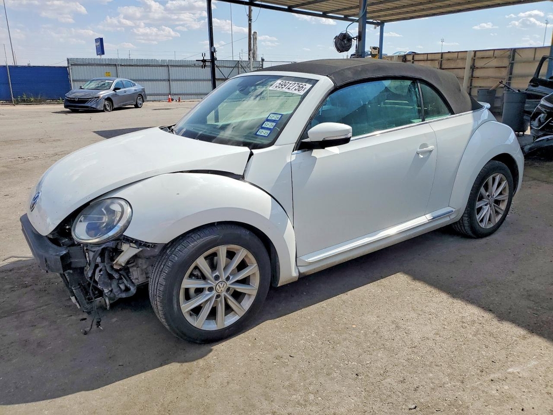 Vista de 2019 VOLKSWAGEN BEETLE S, ángulo 1