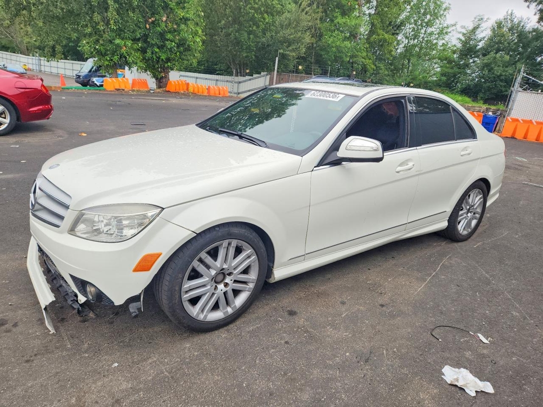منظر 2009 MERCEDES-BENZ C 300، زاوية 1