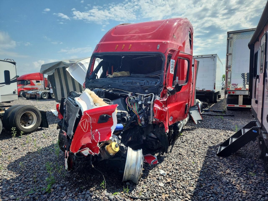 منظر 2024 FREIGHTLINER CASCADIA 126 SEMI TRUCK، زاوية 1