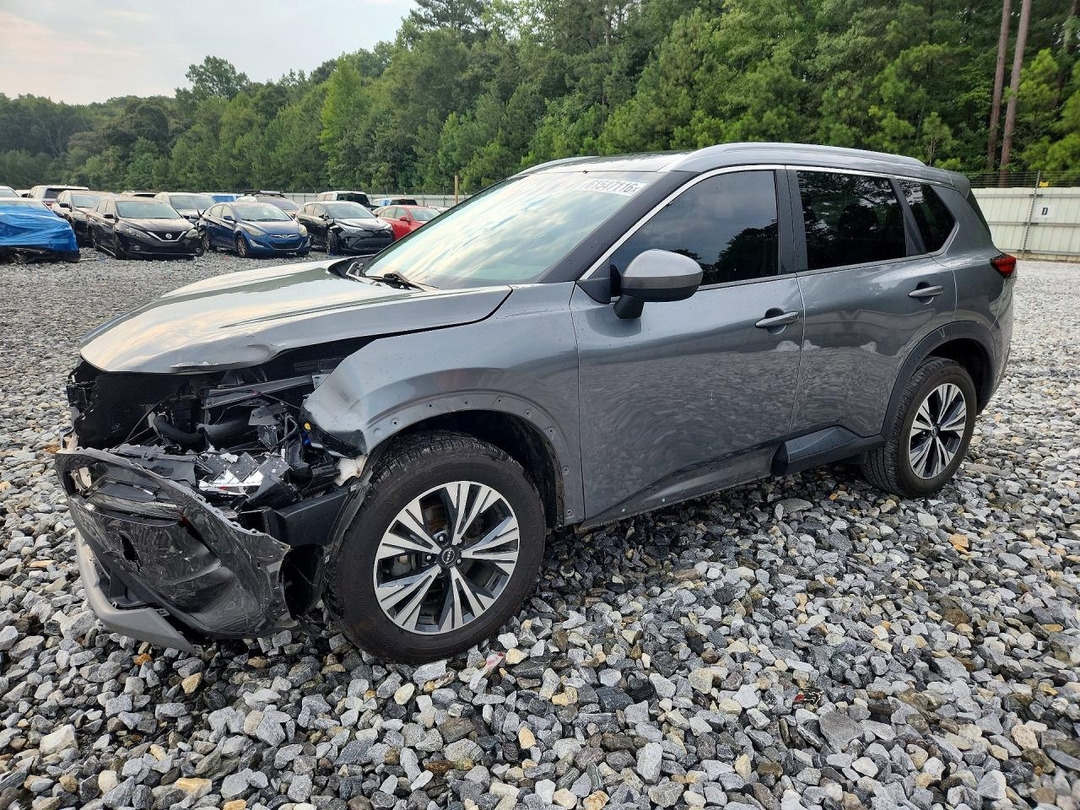 Vue de 2023 NISSAN ROGUE SV, angle 1