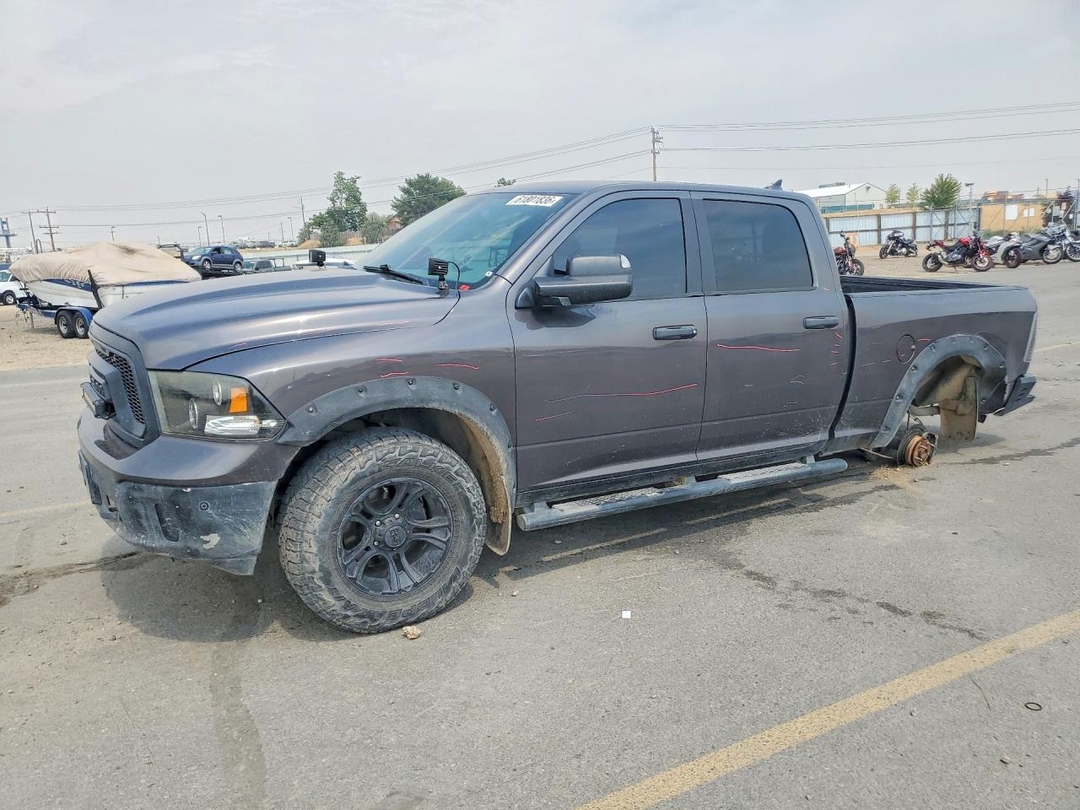 منظر 2014 RAM 1500 SLT، زاوية 1