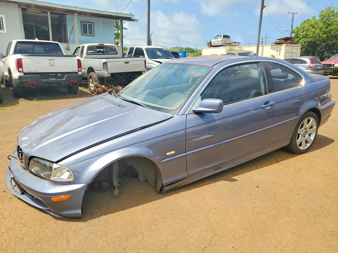 Vista de 2002 BMW 325 CI, ángulo 1