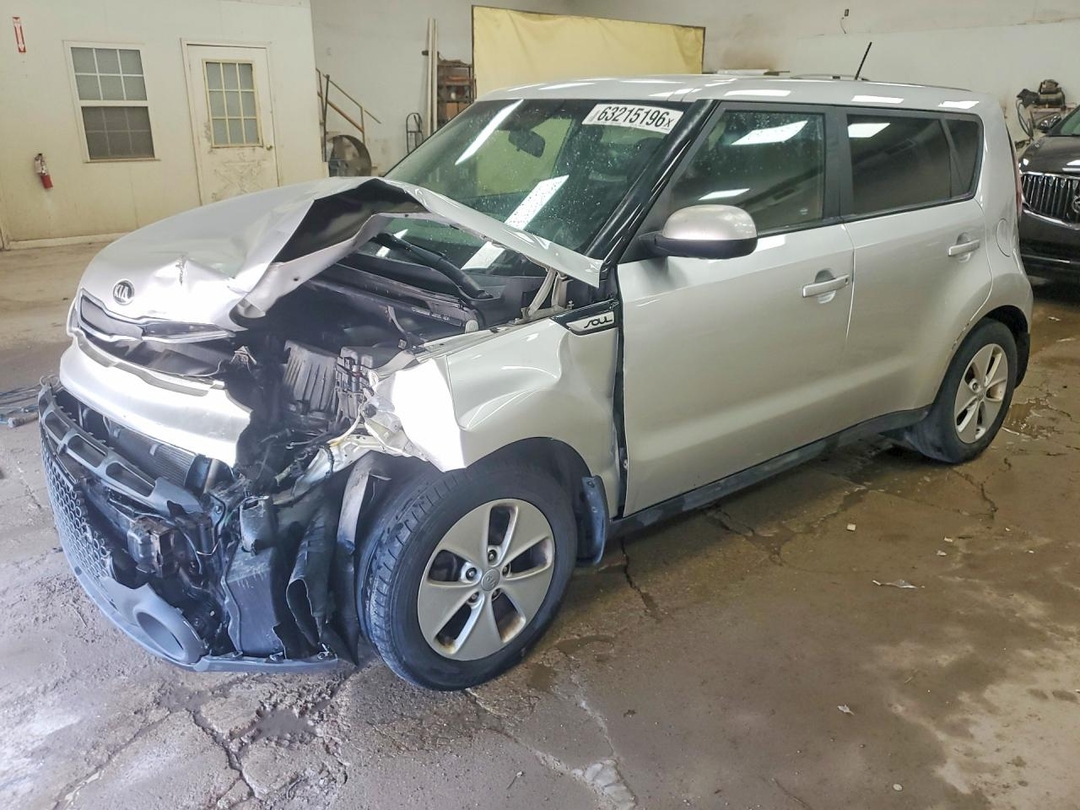 Vue de 2015 KIA SOUL BASE, angle 1
