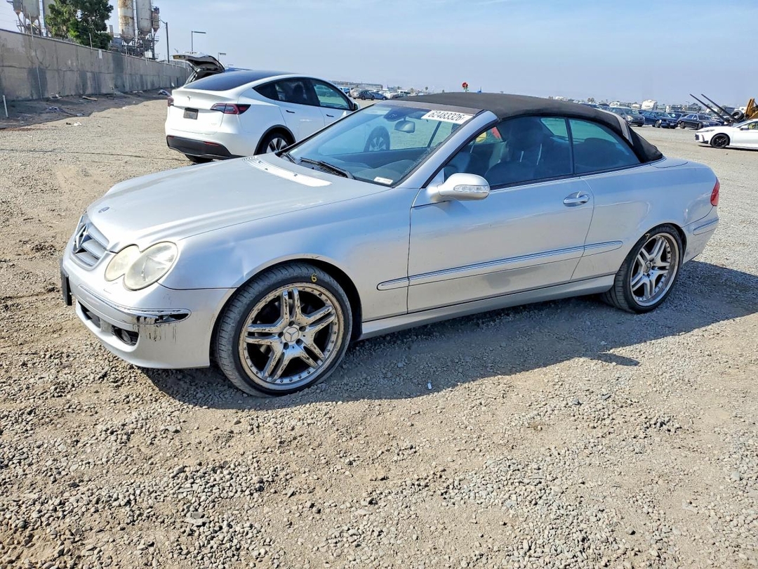 Vista de 2006 MERCEDES-BENZ CLK 350, ángulo 1