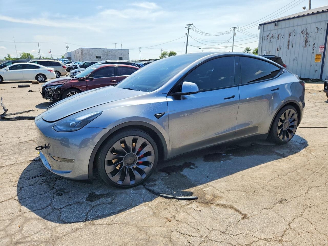Вид 2024 TESLA MODEL Y, угол 1