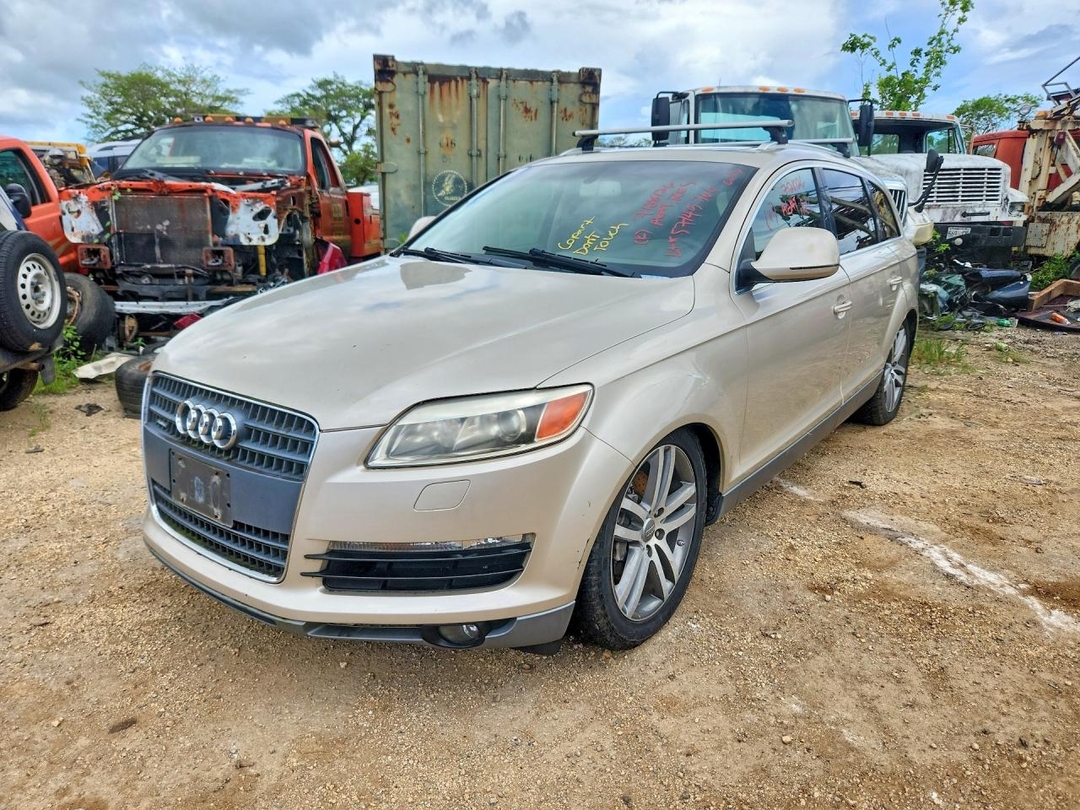 Vue de 2007 AUDI Q7 4.2 QUATTRO PREMIUM, angle 1