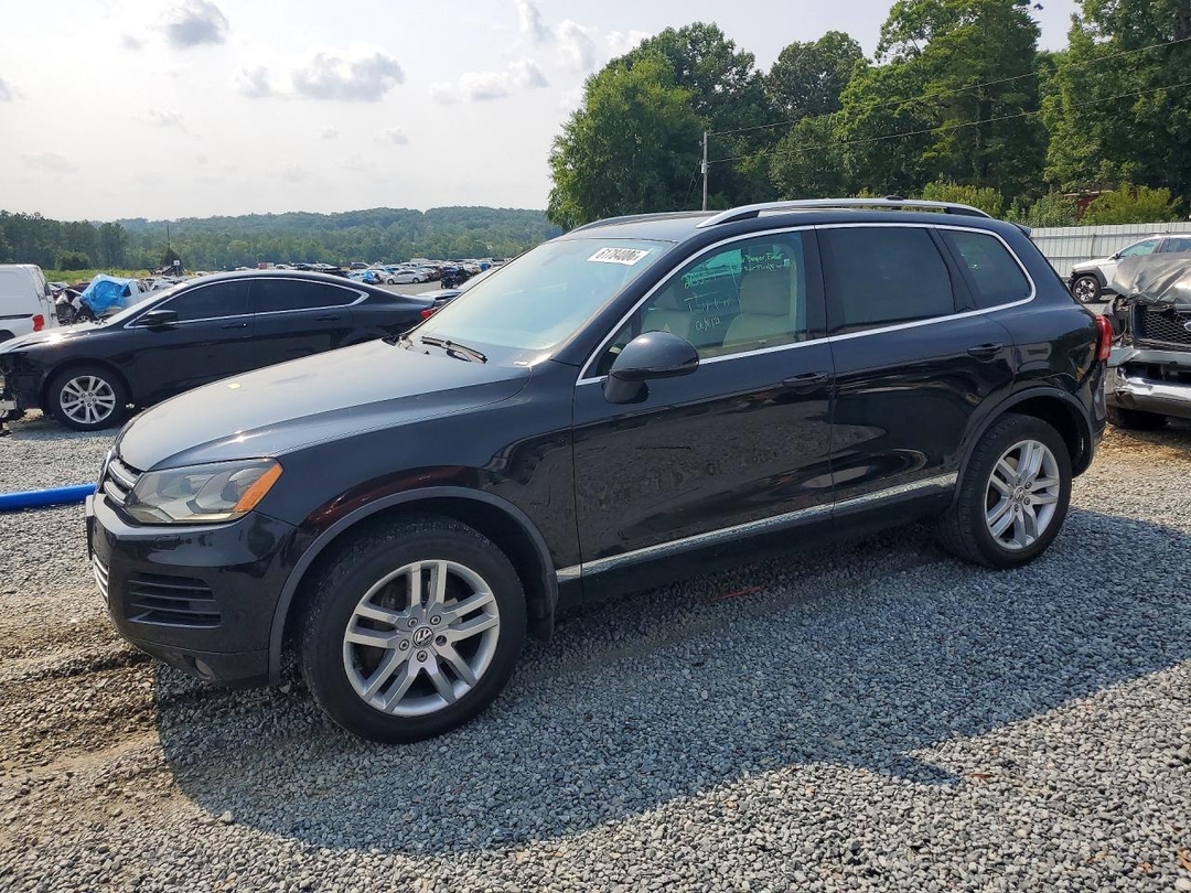 Vue de 2012 VOLKSWAGEN TOUAREG V6, angle 1