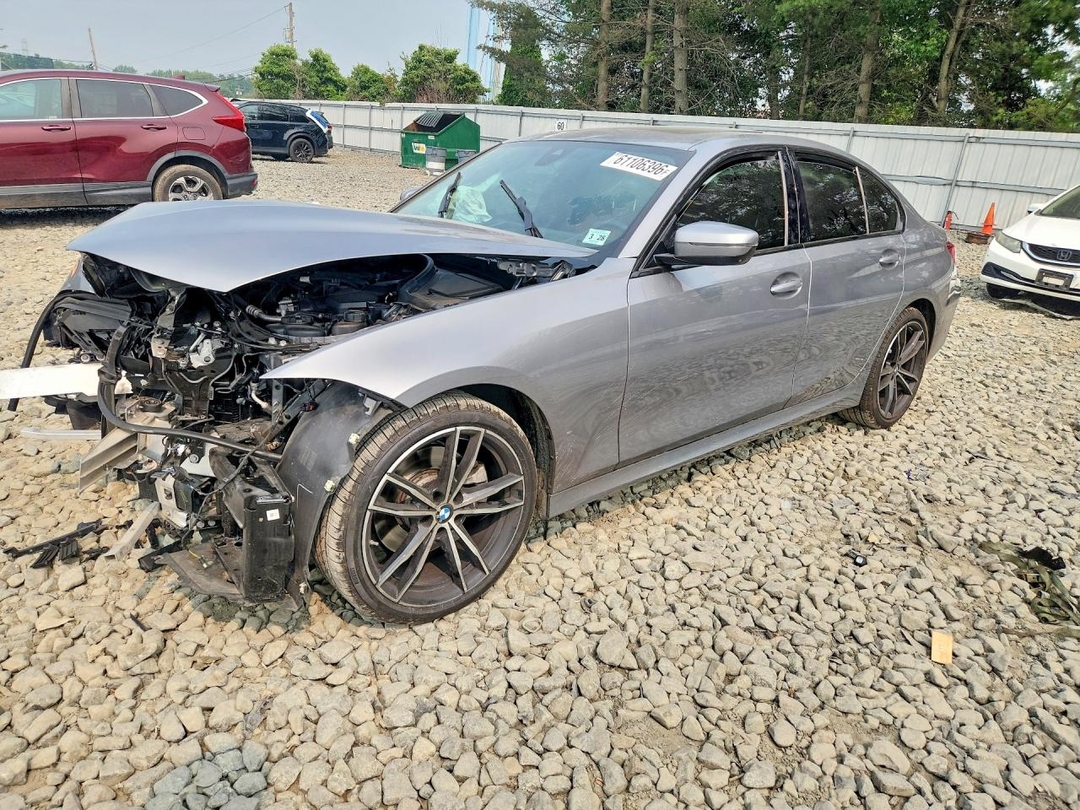 Vista de 2023 BMW 330XI, ángulo 1