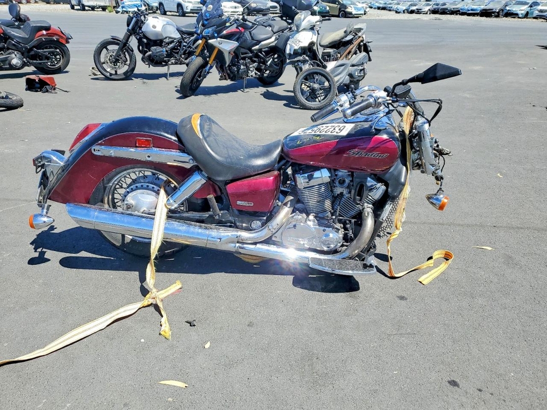 منظر 2004 HONDA VT750 CA، زاوية 1