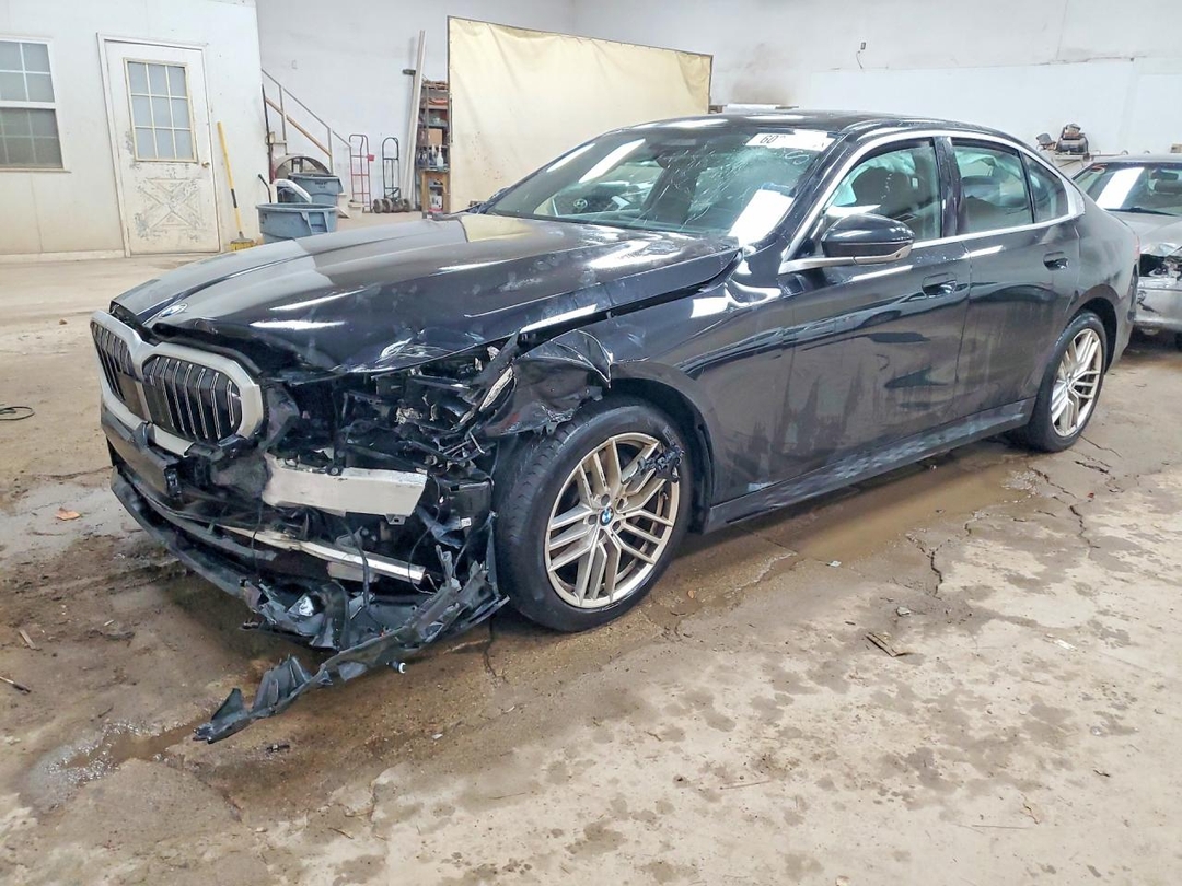 Vista de 2024 BMW 530 XI, ángulo 1