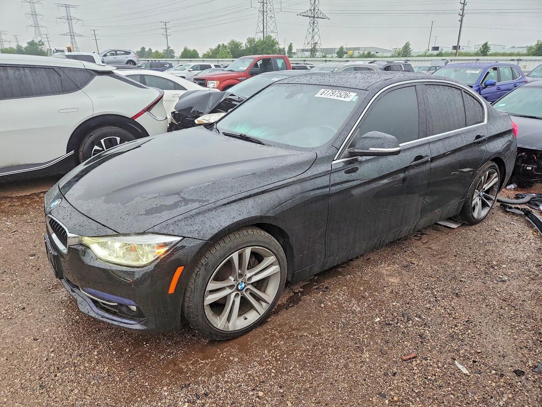 Вид 2018 BMW 330 XI, угол 1