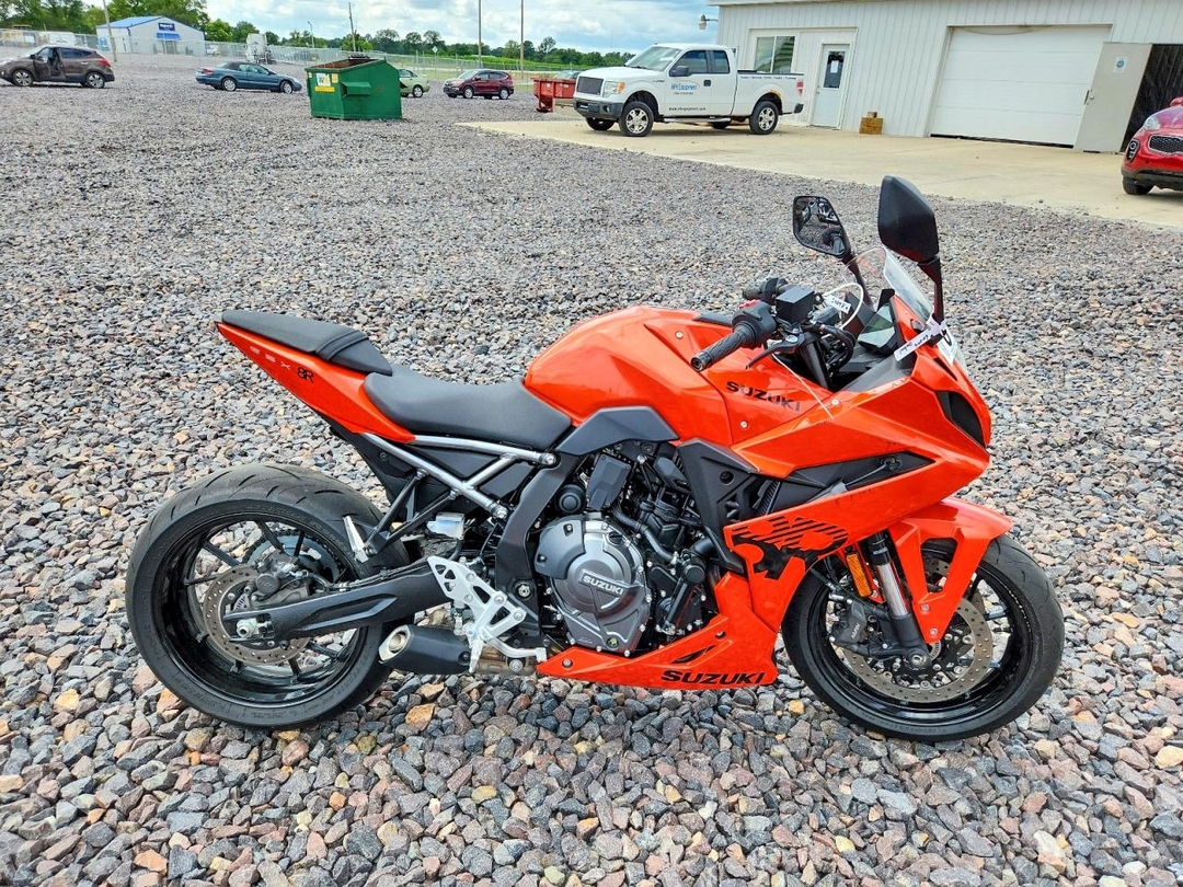 Vue de 2026 SUZUKI GSX800 F, angle 1