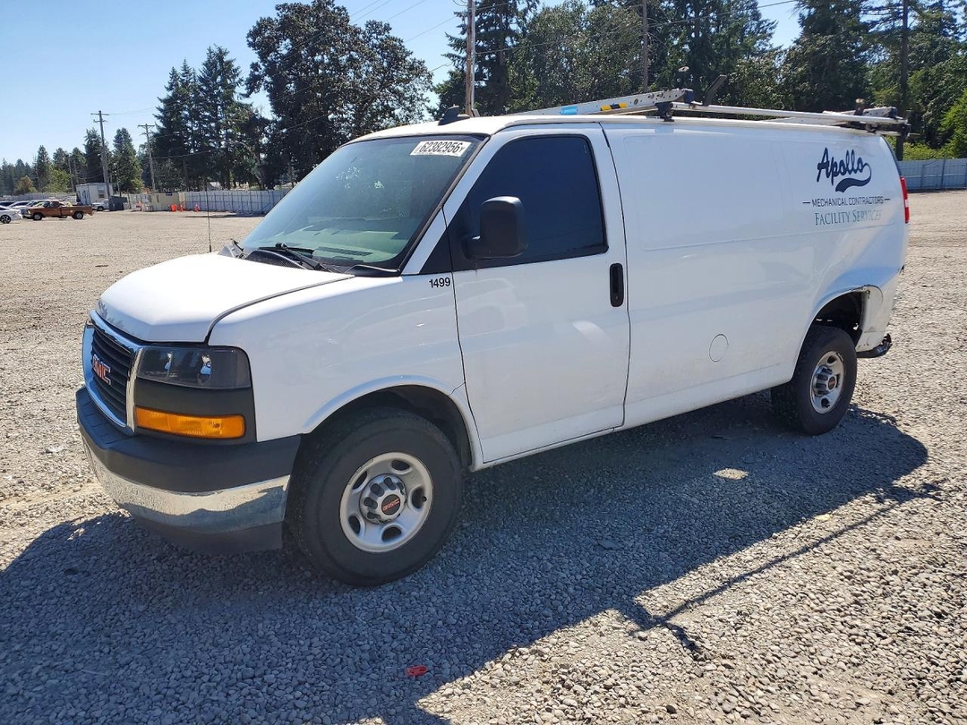 Вид 2021 GMC SAVANA G2500, угол 1