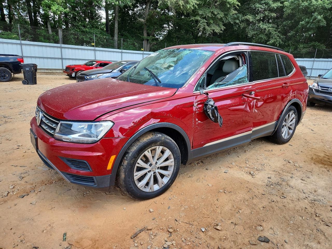 Vue de 2018 VOLKSWAGEN TIGUAN SE, angle 1