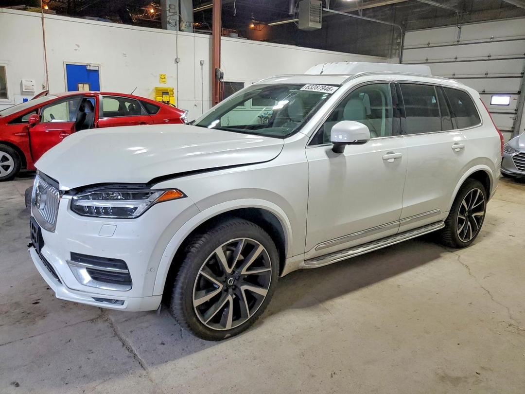 منظر 2023 VOLVO XC90 PLUS، زاوية 1