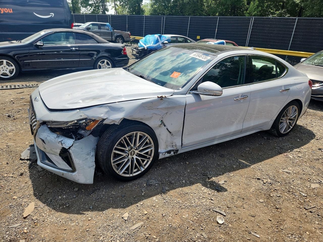 Vue de 2021 GENESIS G70 ELITE, angle 1