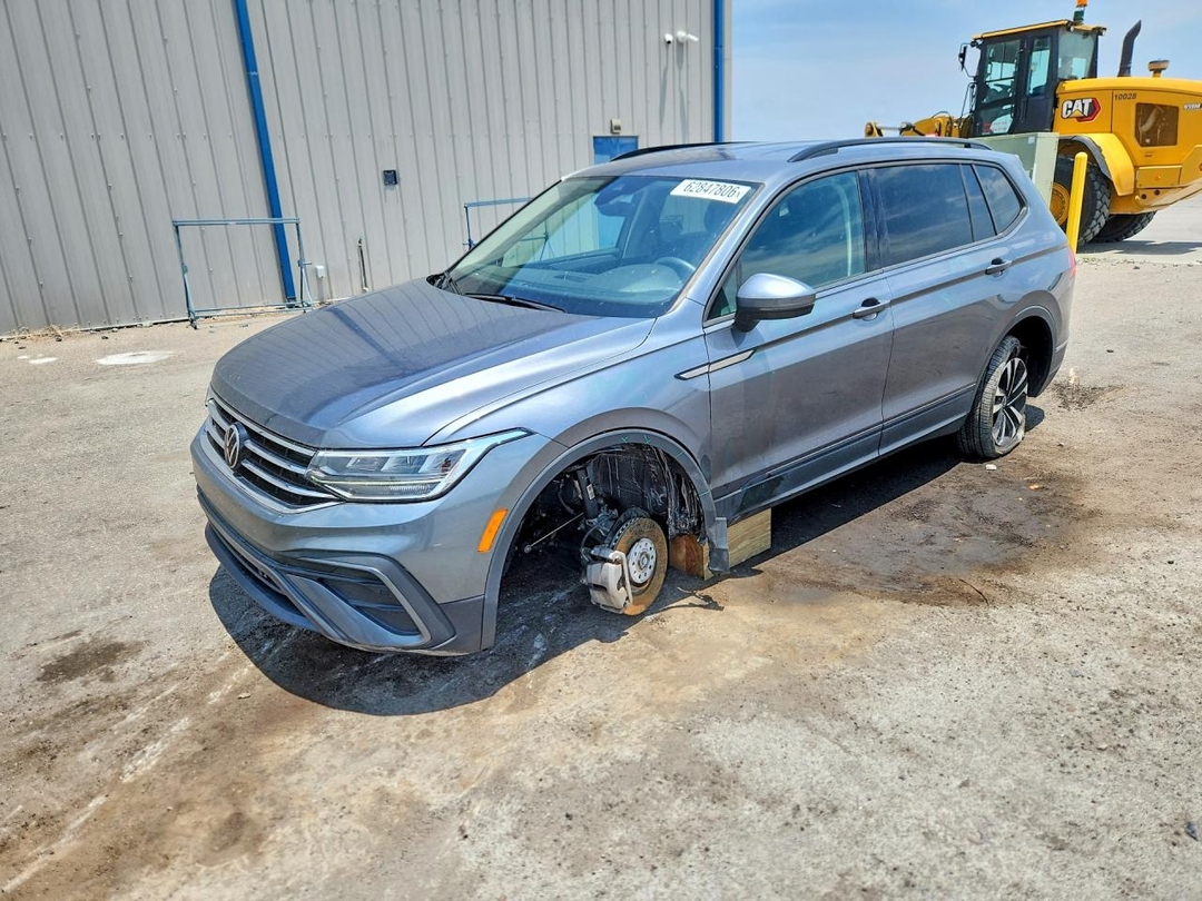 Vue de 2023 VOLKSWAGEN TIGUAN S, angle 1