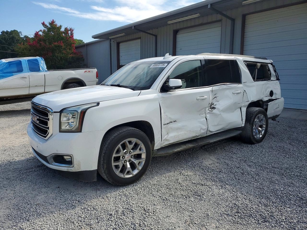 منظر 2016 GMC YUKON XL C1500 SLT، زاوية 1