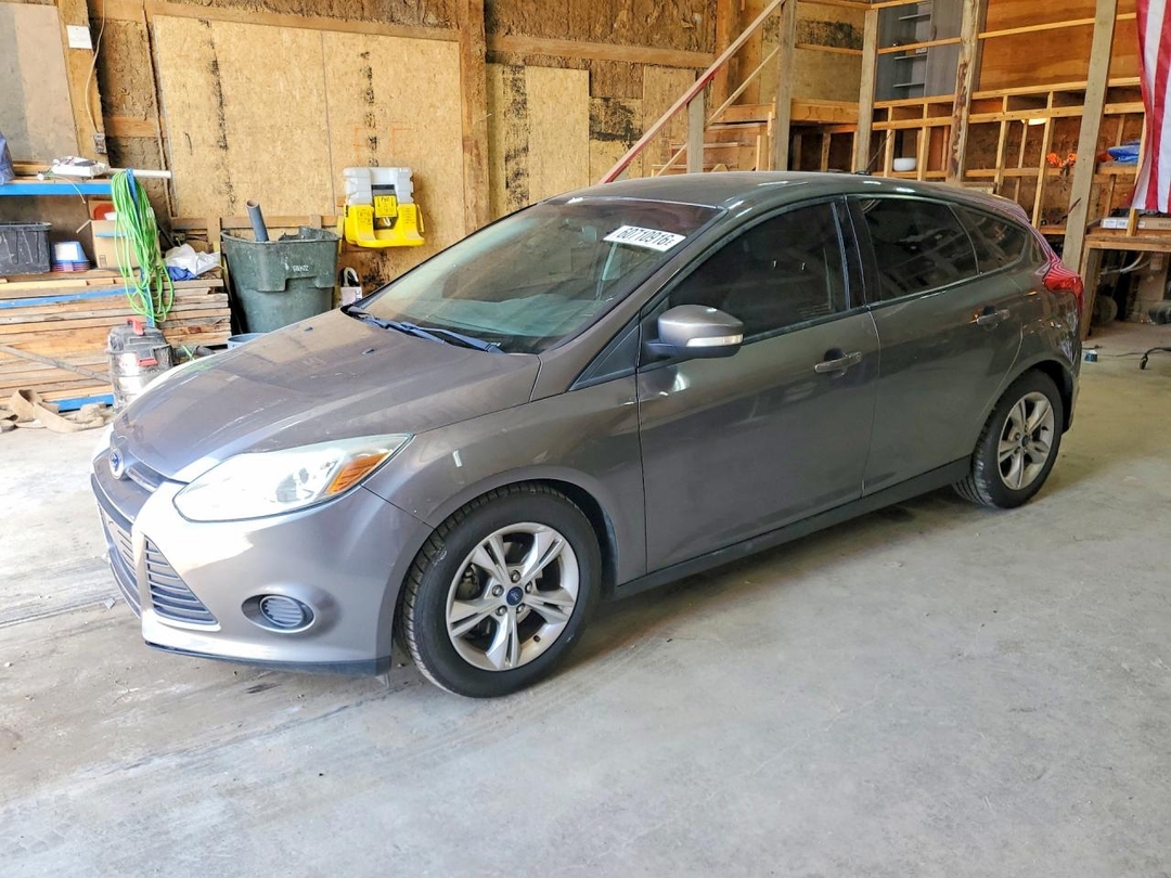 منظر 2014 FORD FOCUS SE، زاوية 1