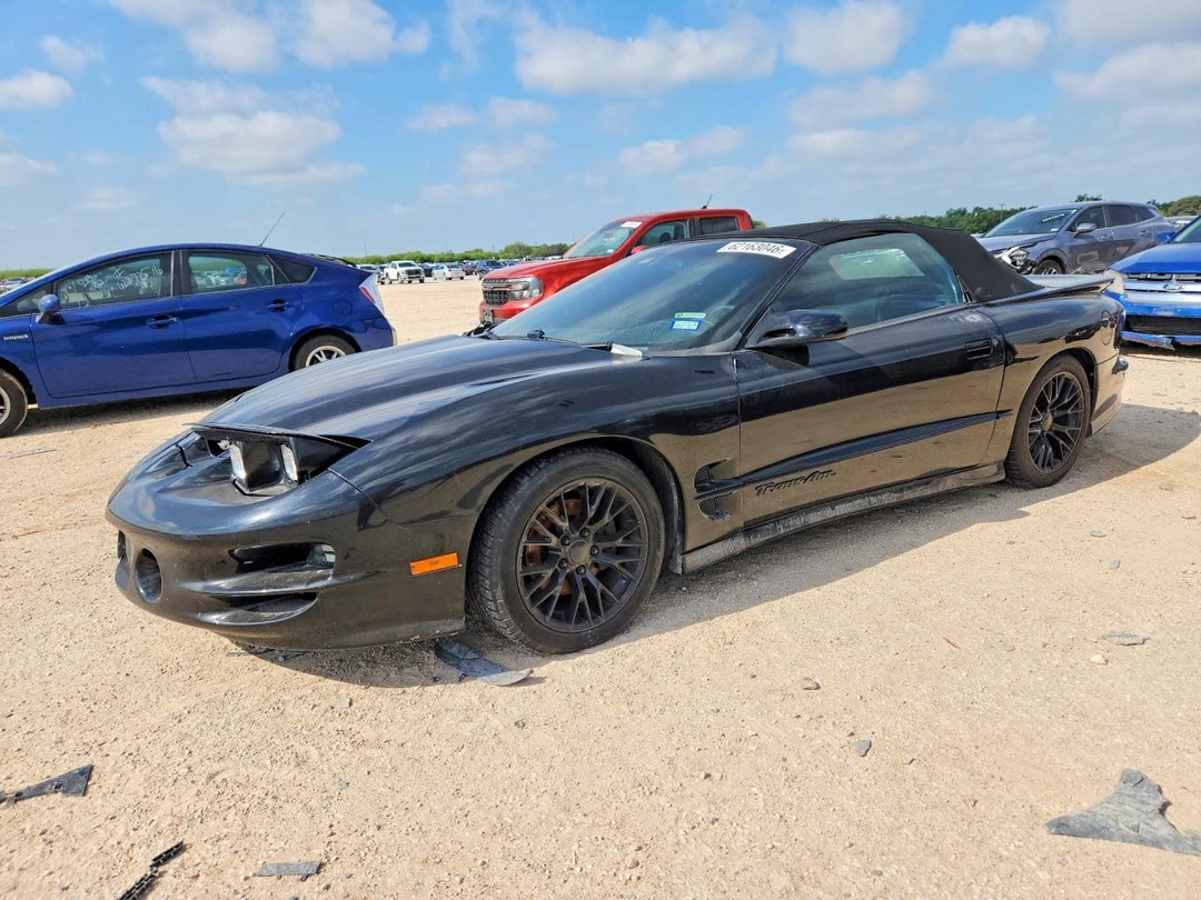 Vista de 2002 PONTIAC FIREBIRD TRANS AM, ángulo 1