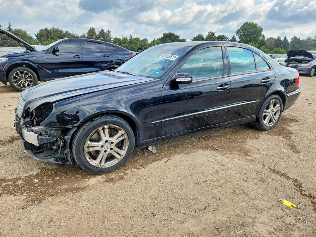 Вид 2005 MERCEDES-BENZ E 500 4MATIC, угол 1