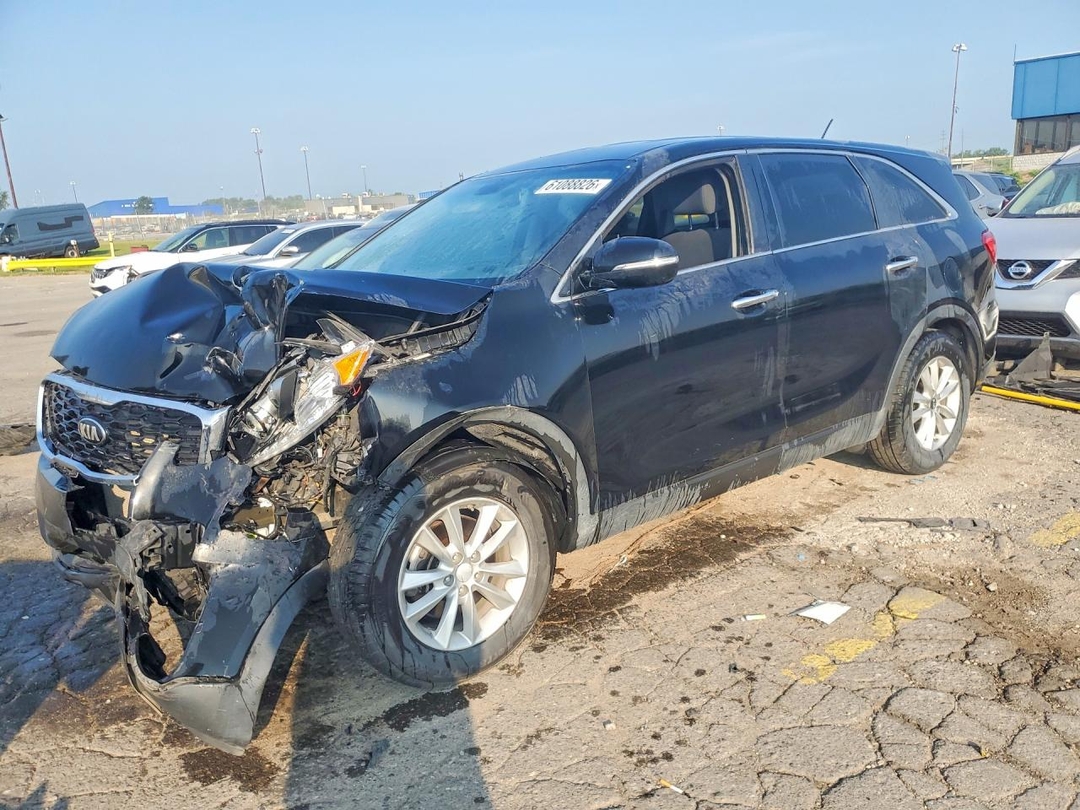Vue de 2019 KIA SORENTO L, angle 1