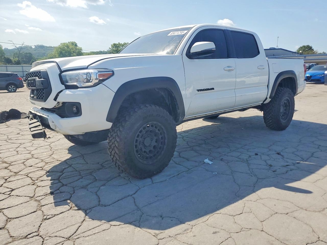 Vue de 2022 TOYOTA TACOMA TRD OFF-ROAD, angle 1