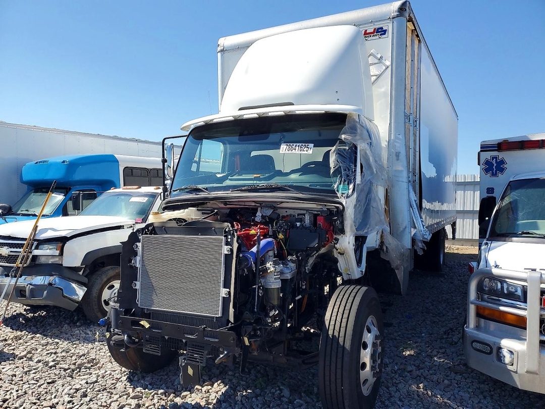 Vue de 2025 FREIGHTLINER BUSINESS CLASS M2 BOX TRUCK, angle 1