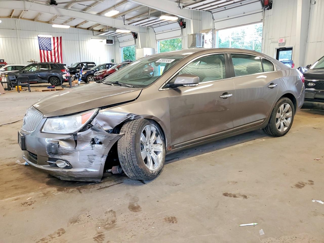 Vue de 2011 BUICK LACROSSE CXL, angle 1