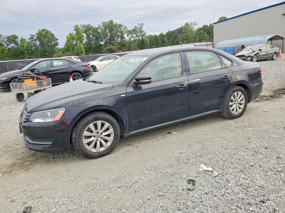 Vue de 2015 VOLKSWAGEN PASSAT S, angle 1