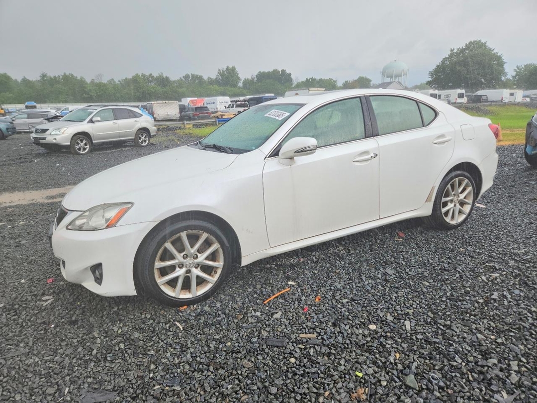Вид 2011 LEXUS IS 250, угол 1