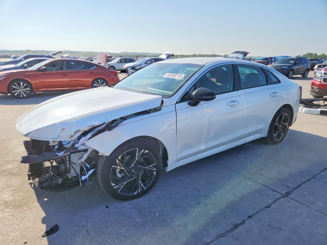 منظر 2026 KIA K5 GT LINE، زاوية 1