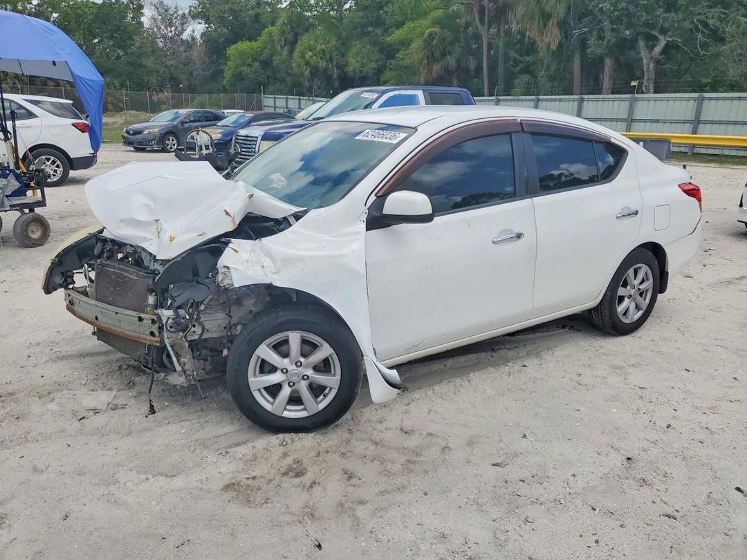 Vista de 2012 NISSAN VERSA 1.6 SL, ángulo 1