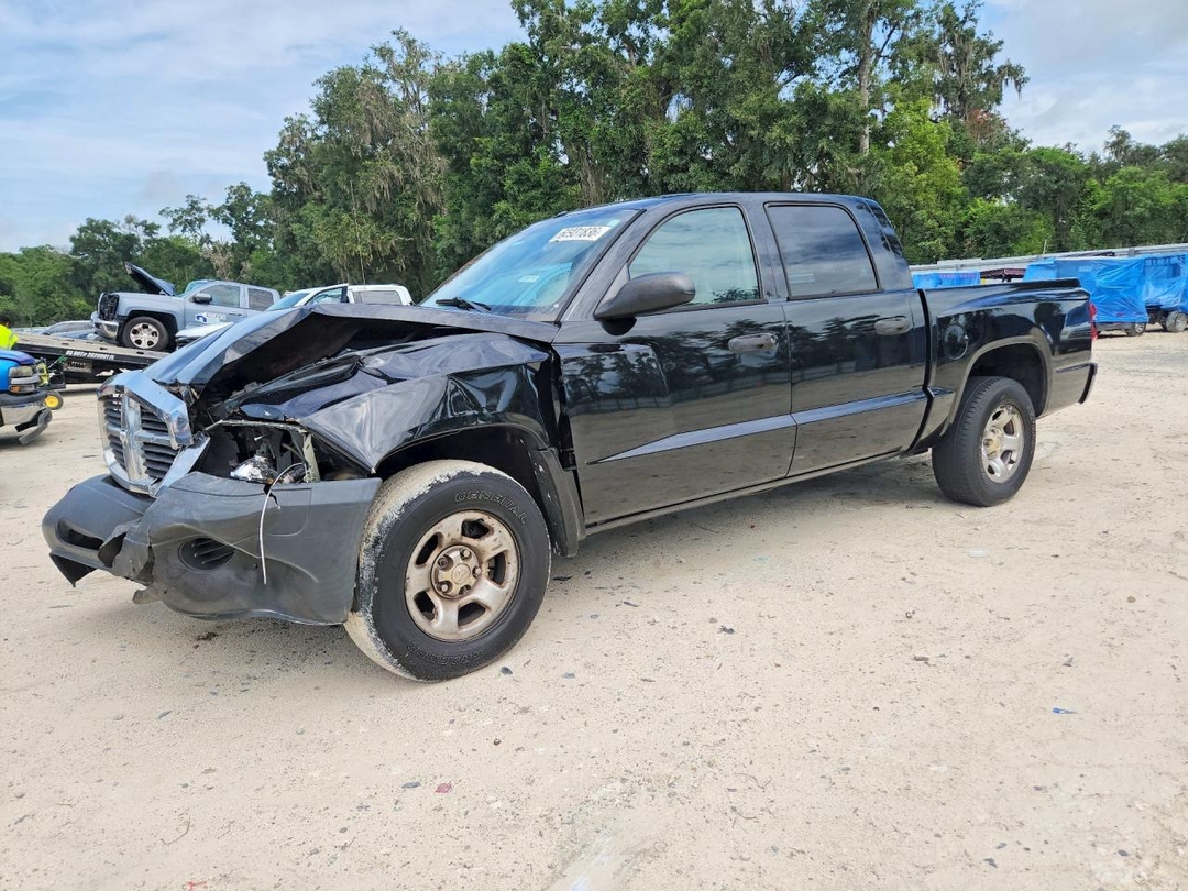 Вид 2005 DODGE DAKOTA QUAD, угол 1