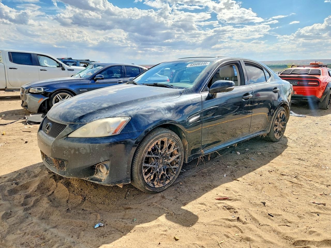 Вид 2013 LEXUS IS 250, угол 1